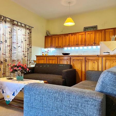 Village Apartment Маратиас Экстерьер фото
