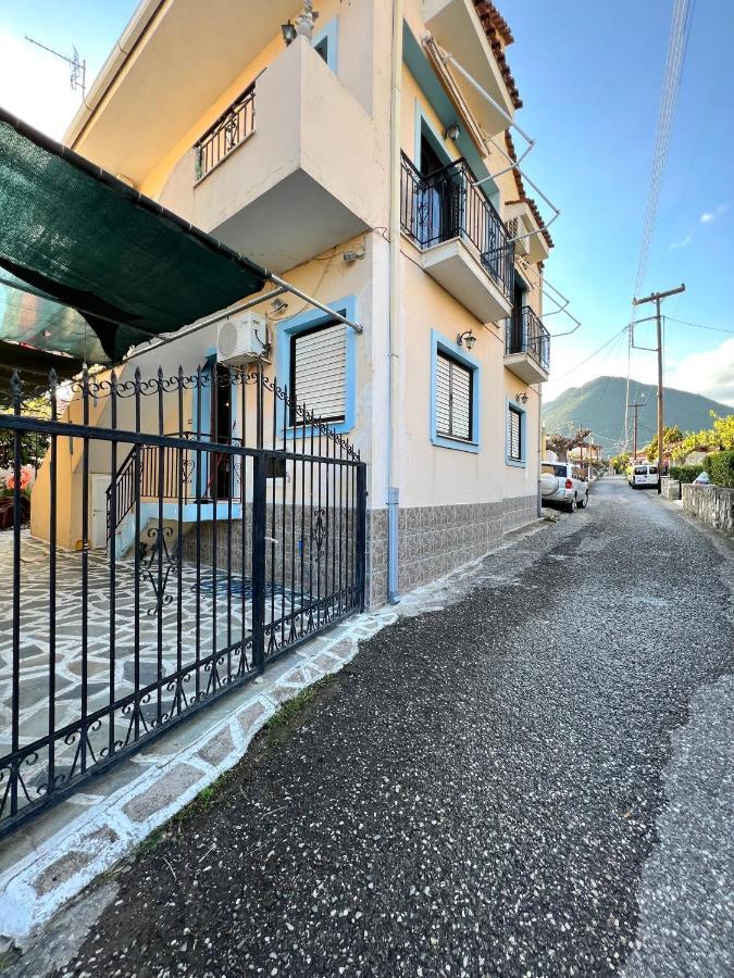 Village Apartment Маратиас Экстерьер фото