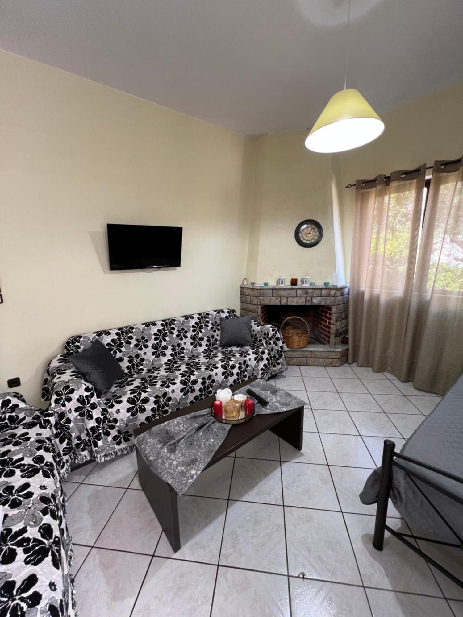 Village Apartment Маратиас Экстерьер фото